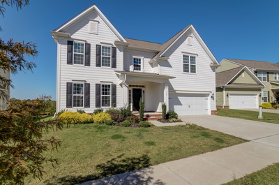 705 Wadestone Trl