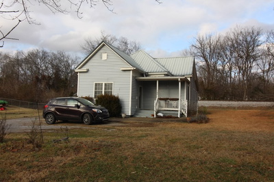144 W Division St