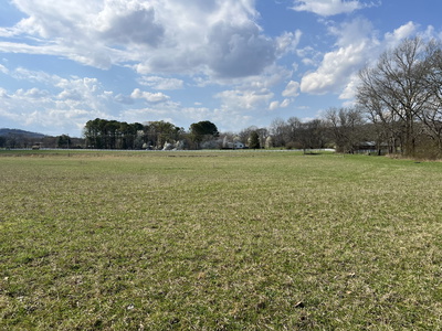 Exterior view of 0 Old Highway 31E Tract 2 in Bethpage, TN