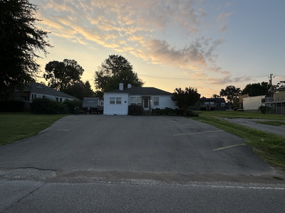 628 W Iris Dr