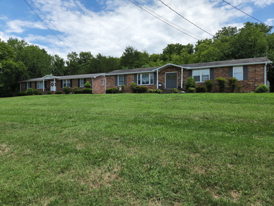 1006 Center Point