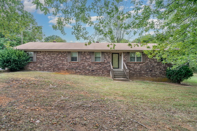 2813 Hwy 31 W