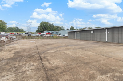 2611 Hwy 41A Bypass