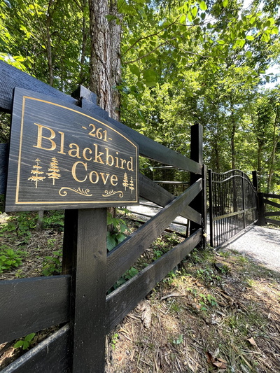 261 Blackbird Rd