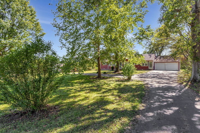 1616 Highway 130, E