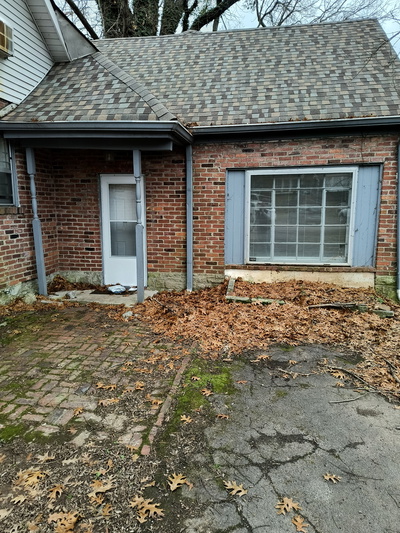 1010 Burchwood Ave
