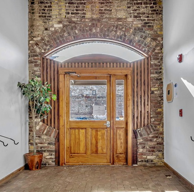 105 W Jackson Ave