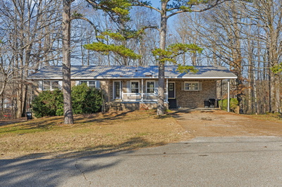 211 Lakeview Dr