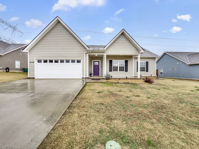 724 Mitscher Dr