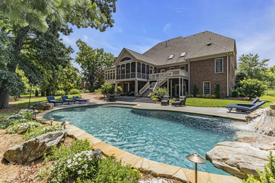 8218 Holly Road