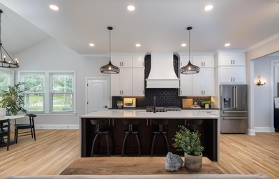 2245 Oakleaf Dr