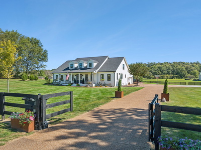 Exterior view of 1836 Cayce Springs Rd in Thompsons Station, TN