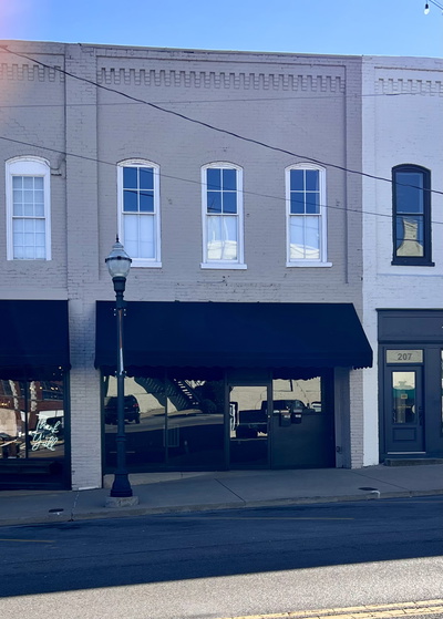 Exterior view of 209 N 1st St in Pulaski, TN