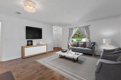 121 Highland Villa Dr