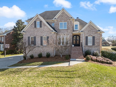 566 Midway Cir