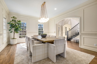53 Whitworth Blvd