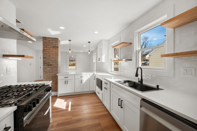 910 Apex St