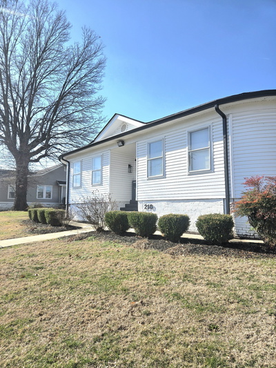 210 N Main St