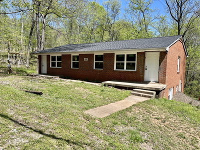492 Oak St