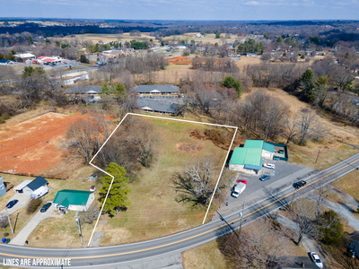 Exterior view of 210 Portland Rd in White House, TN
