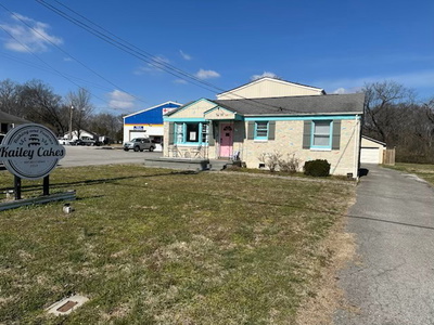 1418 W Main St