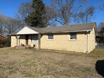 13 Charlemagne Blvd