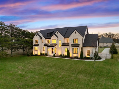 105 Stillwind Ct