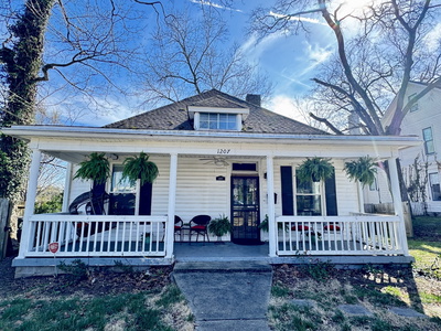 1207 Paris Ave