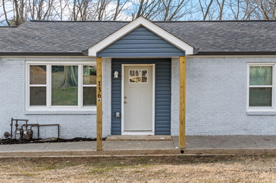 136 W Rossview Rd