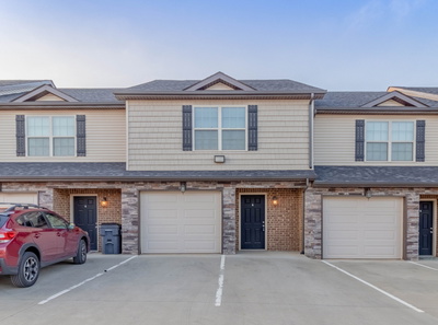121 MELBOURNE DR