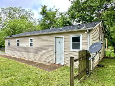 3051/2 Locust St