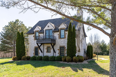 5009 Lone Oak Private Trail