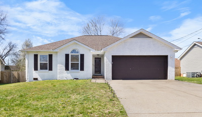 813 Iris Ln