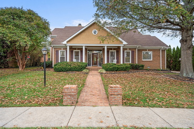135 N Country Club Dr
