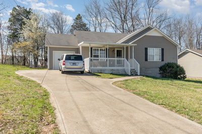 1042 Red Apple Ct