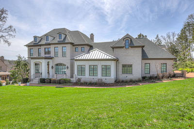 305 Lockhart Ct