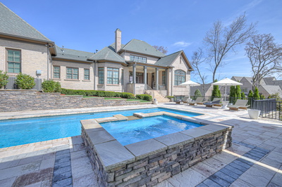 305 Lockhart Ct