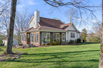 Exterior view of 1740 Creekstone Dr in Columbia, TN