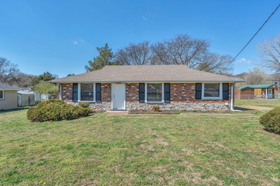 3883 Lunn Dr