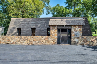 526 E Iris Dr