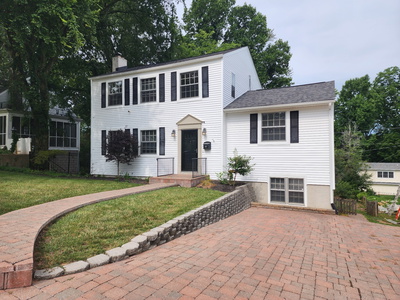 165 E Glenwood Dr