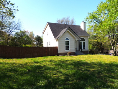 436 Bluff Dr