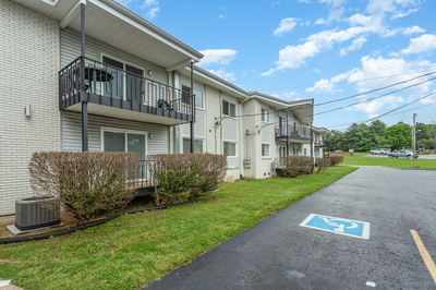 613 Hillsboro Rd
