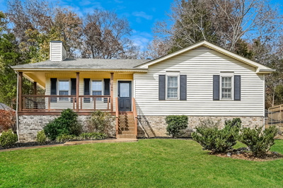 2004 Sanford Dr