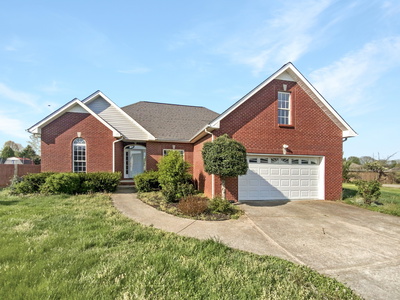 783 Parade Ct