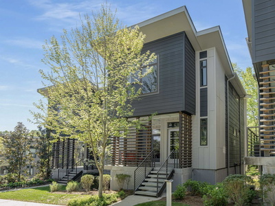 302 Colbert Way