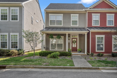2010 Oak Trail Dr