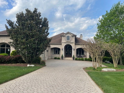 889 Plantation Blvd