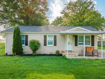 102 Lakeside Dr