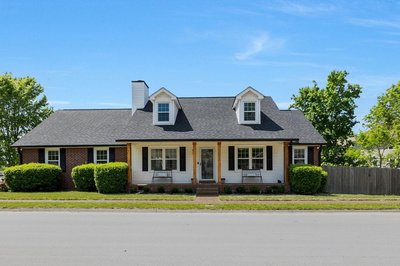 1077 Meandering Way